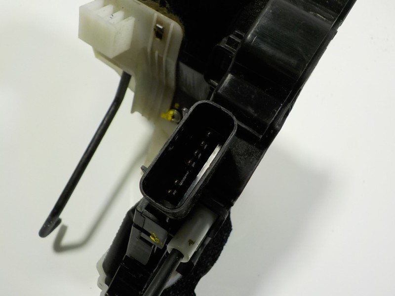 Recambio de cerradura puerta delantera izquierda para hyundai i20 1.2 16v cat referencia OEM IAM 81310C8020 81310C8020 