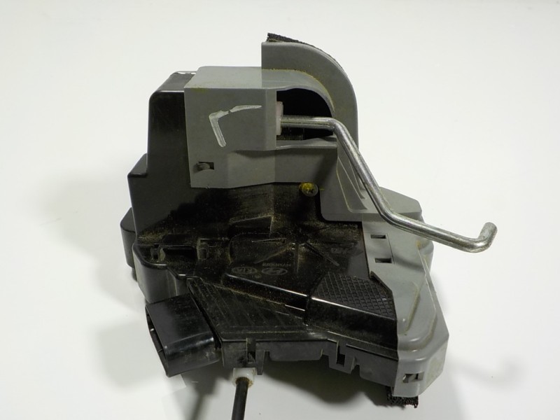 Recambio de cerradura puerta trasera derecha para hyundai i20 1.2 16v cat referencia OEM IAM 81420C8020 81420C8020 