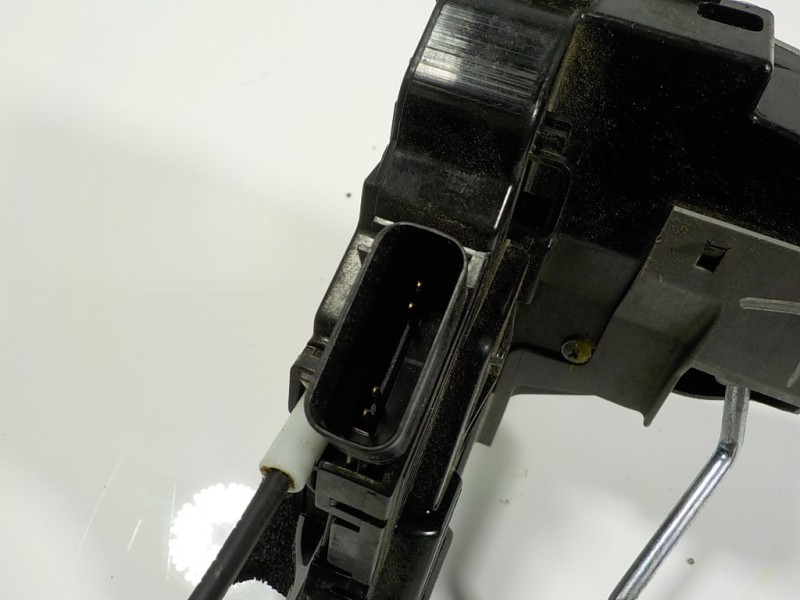 Recambio de cerradura puerta trasera derecha para hyundai i20 1.2 16v cat referencia OEM IAM 81420C8020 81420C8020 