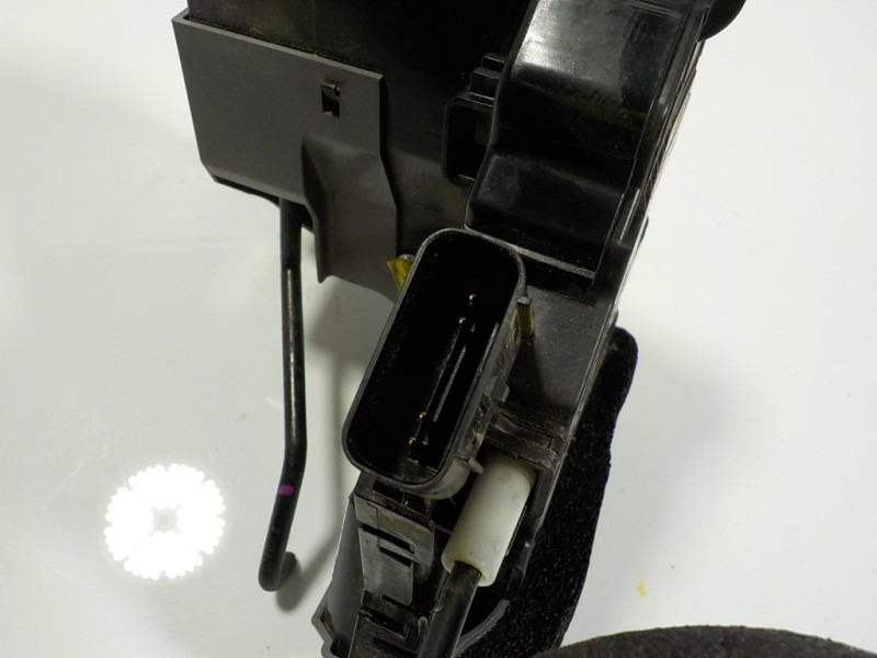 Recambio de cerradura puerta trasera izquierda para hyundai i20 1.2 16v cat referencia OEM IAM 81410C8020 81410C8020 