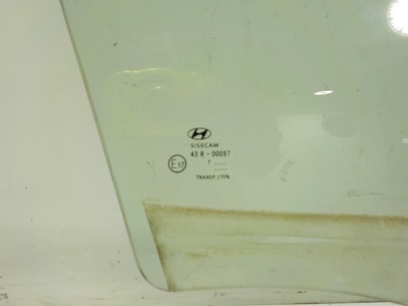 Recambio de cristal puerta delantero derecho para hyundai i20 1.2 16v cat referencia OEM IAM 82420C8010  