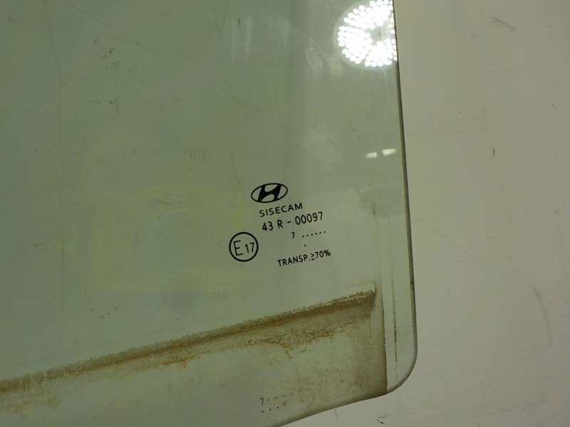 Recambio de cristal puerta trasero izquierdo para hyundai i20 1.2 16v cat referencia OEM IAM   