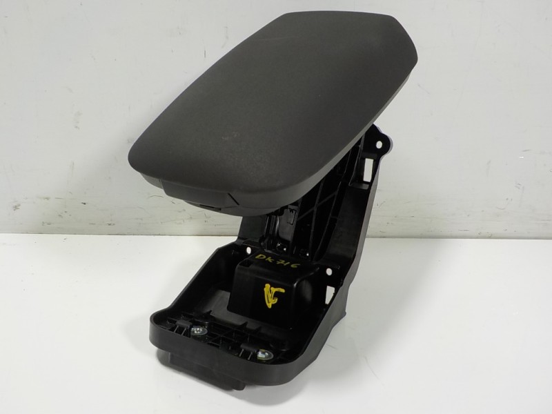 Recambio de apoyabrazos central para volvo v40 cross country 1.6 diesel cat referencia OEM IAM 31366331 31366331 