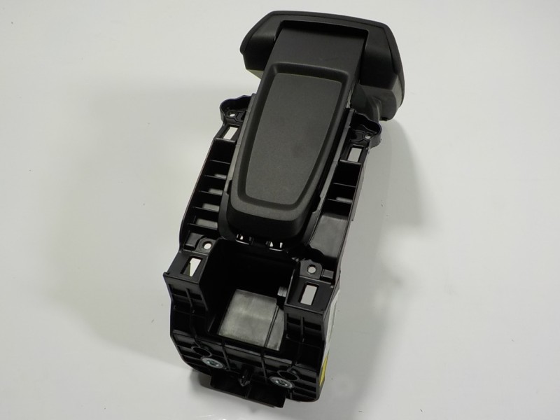 Recambio de apoyabrazos central para volvo v40 cross country 1.6 diesel cat referencia OEM IAM 31366331 31366331 