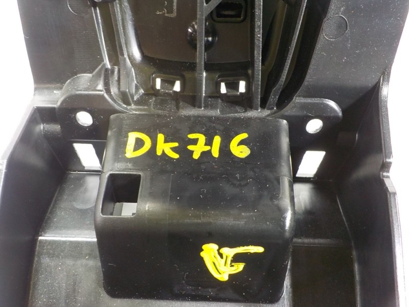 Recambio de apoyabrazos central para volvo v40 cross country 1.6 diesel cat referencia OEM IAM 31366331 31366331 