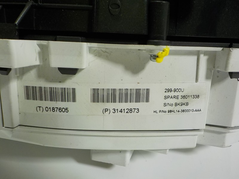 Recambio de cuadro instrumentos para volvo v40 cross country 1.6 diesel cat referencia OEM IAM 36011338 31412873 