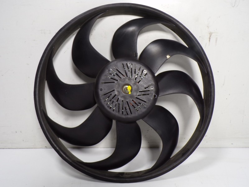 Recambio de electroventilador para volvo v40 cross country 1.6 diesel cat referencia OEM IAM 31319165 5000785 