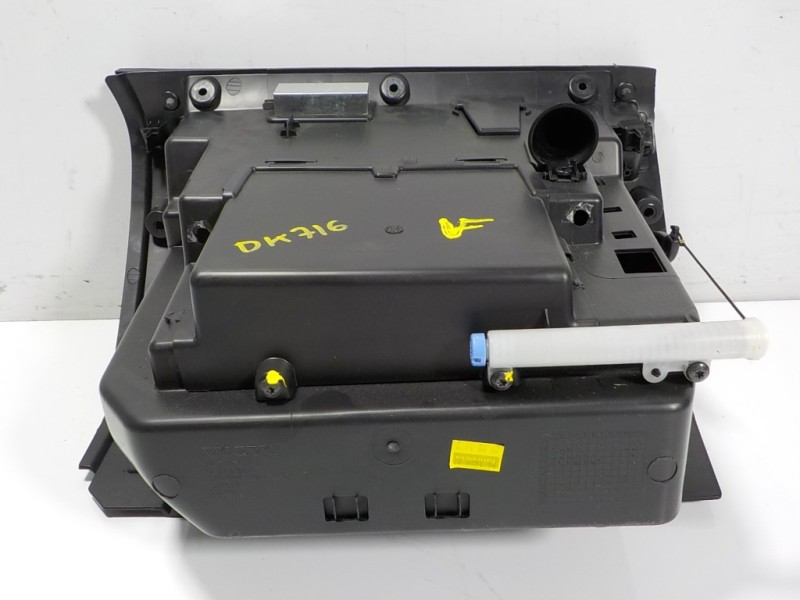 Recambio de guantera para volvo v40 cross country 1.6 diesel cat referencia OEM IAM 39815921 1284503 