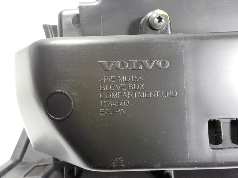Recambio de guantera para volvo v40 cross country 1.6 diesel cat referencia OEM IAM 39815921 1284503 