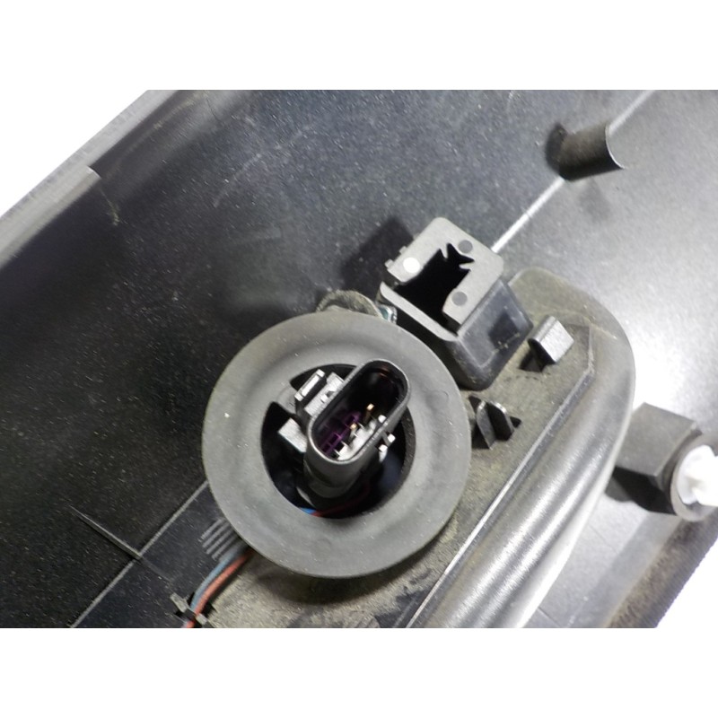 Recambio de maneta porton para volvo v40 cross country 1.6 diesel cat referencia OEM IAM 31301318 01042057014 