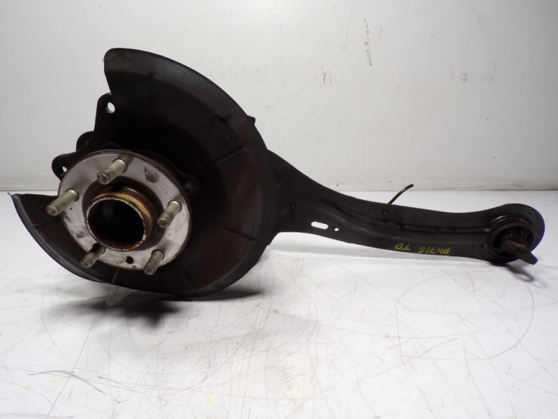 Recambio de mangueta trasera derecha para volvo v40 cross country 1.6 diesel cat referencia OEM IAM 31360695  31406755