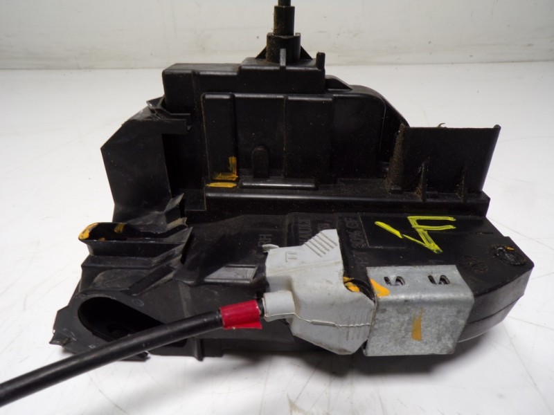 Recambio de cerradura puerta trasera derecha para nissan qashqai (j11) 1.2 16v cat referencia OEM IAM 825004EA2A  