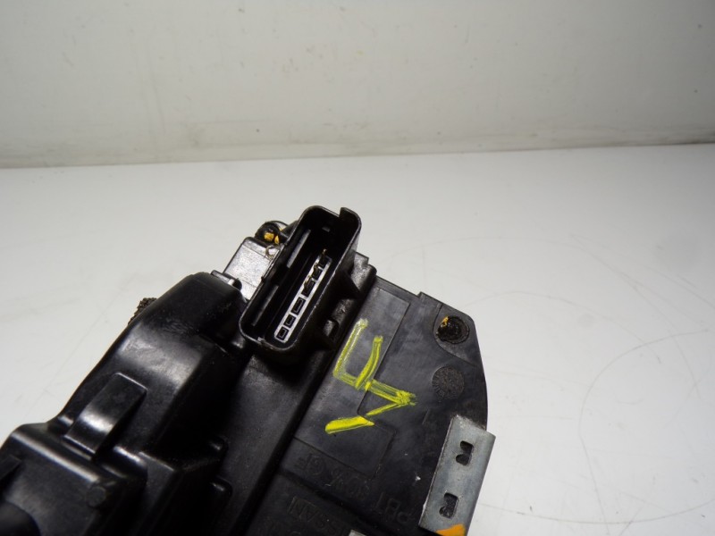 Recambio de cerradura puerta trasera derecha para nissan qashqai (j11) 1.2 16v cat referencia OEM IAM 825004EA2A  