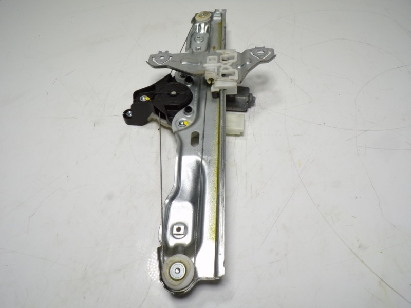 Recambio de elevalunas trasero izquierdo para nissan qashqai (j11) 1.2 16v cat referencia OEM IAM 82301HV00A 82701HV00C 