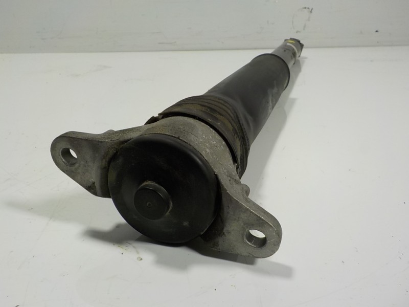 Recambio de amortiguador trasero derecho para mazda cx-30 1.8 diesel referencia OEM IAM  DFR528700A 