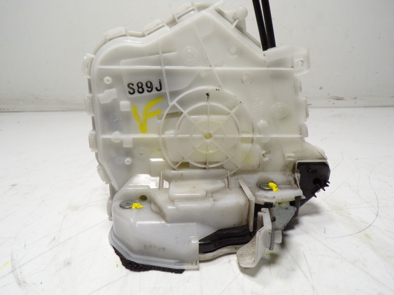 Recambio de cerradura puerta delantera derecha para mazda cx-30 1.8 diesel referencia OEM IAM  G24B055 