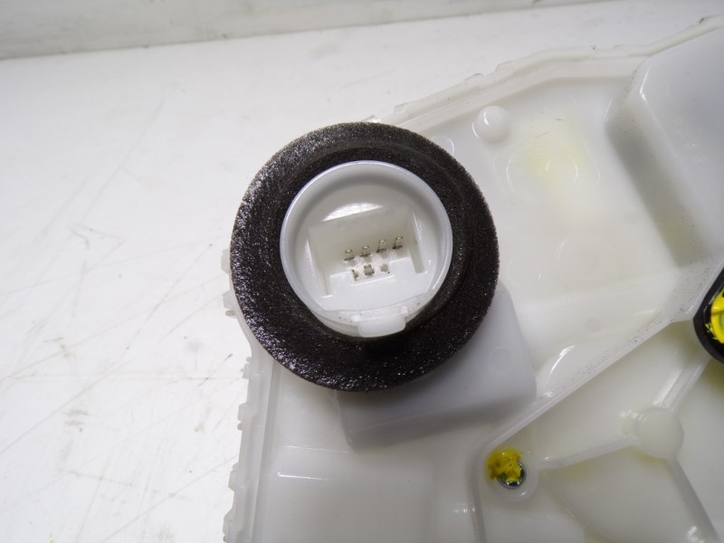 Recambio de cerradura puerta delantera derecha para mazda cx-30 1.8 diesel referencia OEM IAM  G24B055 