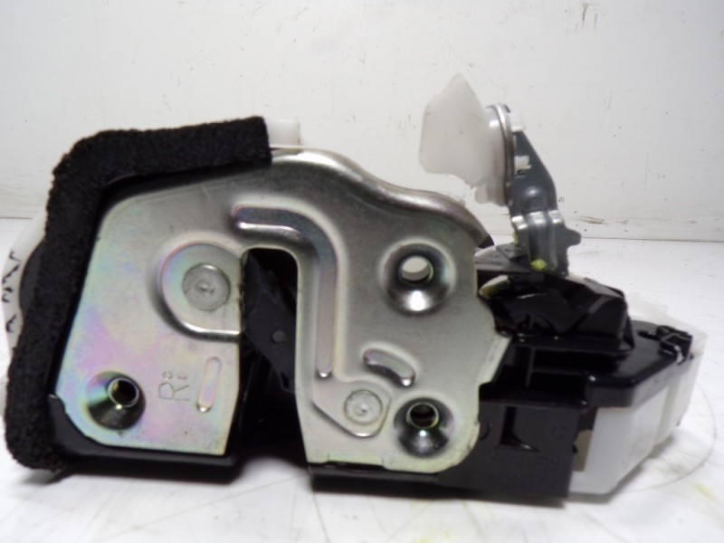 Recambio de cerradura puerta trasera derecha para mazda cx-30 1.8 diesel referencia OEM IAM  G23B090 