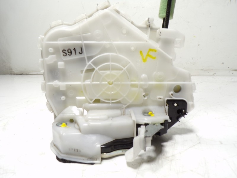 Recambio de cerradura puerta trasera derecha para mazda cx-30 1.8 diesel referencia OEM IAM  G23B090 