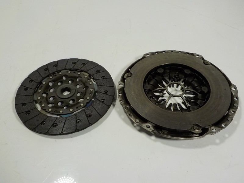 Recambio de kit embrague para mazda cx-30 1.8 diesel referencia OEM IAM  PY1116410Z01 