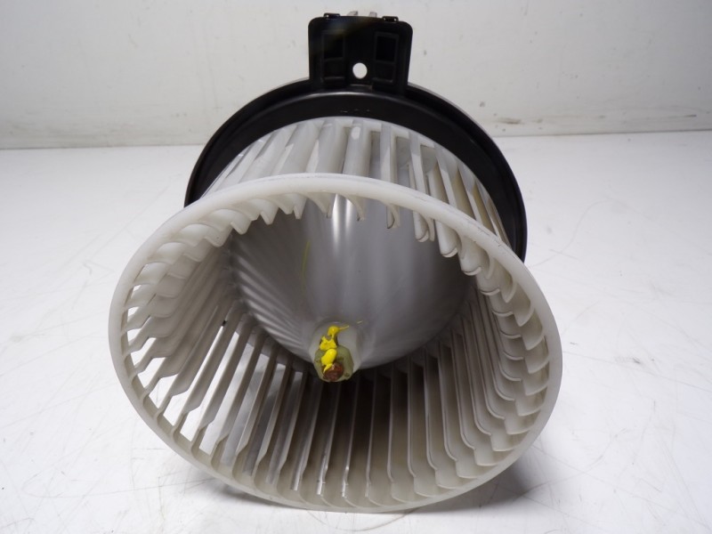 Recambio de motor calefaccion para mazda cx-30 1.8 diesel referencia OEM IAM  8727006620 