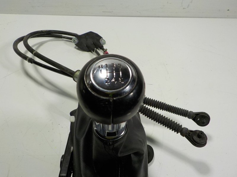 Recambio de palanca cambio para mazda cx-30 1.8 diesel referencia OEM IAM  DFR546100 