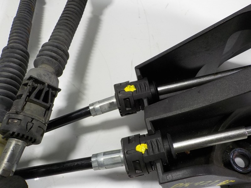 Recambio de palanca cambio para mazda cx-30 1.8 diesel referencia OEM IAM  DFR546100 