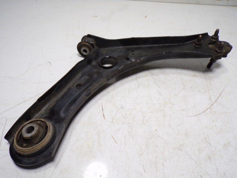 Recambio de brazo suspension inferior delantero izquierdo para skoda yeti 1.2 tsi referencia OEM IAM 1K0407151BE  