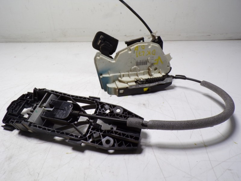 Recambio de cerradura puerta delantera derecha para skoda yeti 1.2 tsi referencia OEM IAM 5K1837016D 5K1837016B 