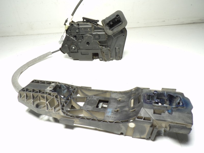 Recambio de cerradura puerta delantera derecha para skoda yeti 1.2 tsi referencia OEM IAM 5K1837016D 5K1837016B 