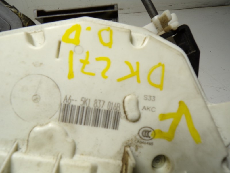 Recambio de cerradura puerta delantera derecha para skoda yeti 1.2 tsi referencia OEM IAM 5K1837016D 5K1837016B 