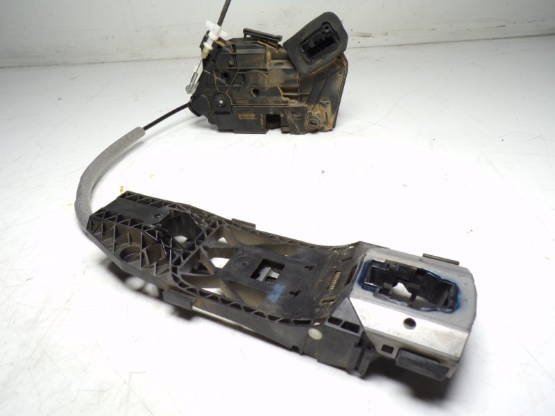 Recambio de cerradura puerta trasera derecha para skoda yeti 1.2 tsi referencia OEM IAM 5K4839016F 5K4839016F 