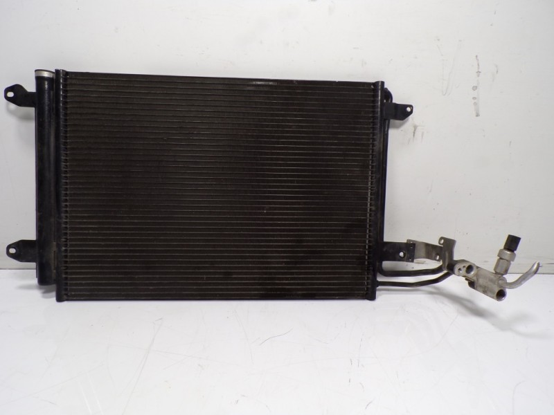 Recambio de condensador aire acondicionado para skoda yeti 1.2 tsi referencia OEM IAM 1K0820411AH 1K0820411S 