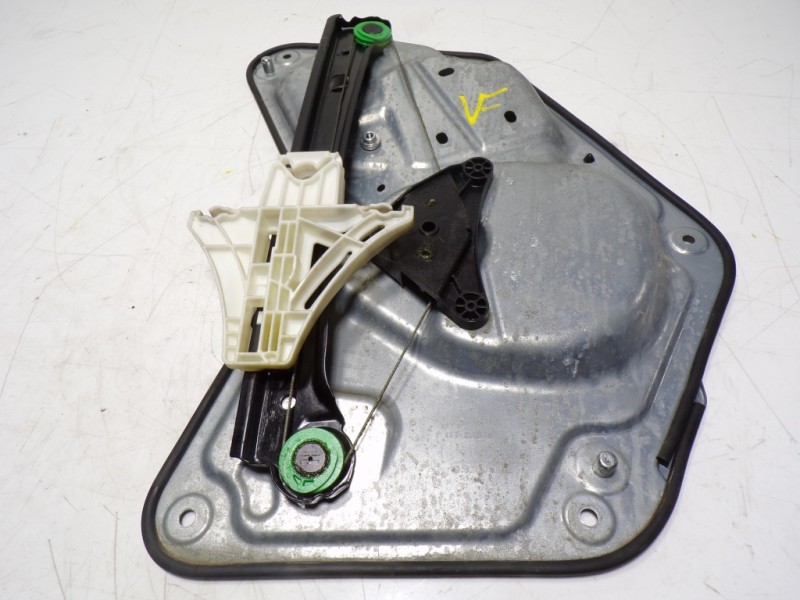 Recambio de elevalunas trasero derecho para skoda yeti 1.2 tsi referencia OEM IAM 5L0839462A 5L0839402A 