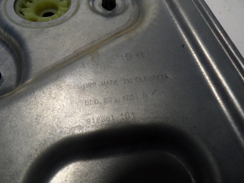 Recambio de elevalunas trasero derecho para skoda yeti 1.2 tsi referencia OEM IAM 5L0839462A 5L0839402A 