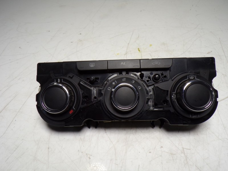 Recambio de mando calefaccion / aire acondicionado para skoda yeti 1.2 tsi referencia OEM IAM 3T0820047ABWHS 3T0820047AB 