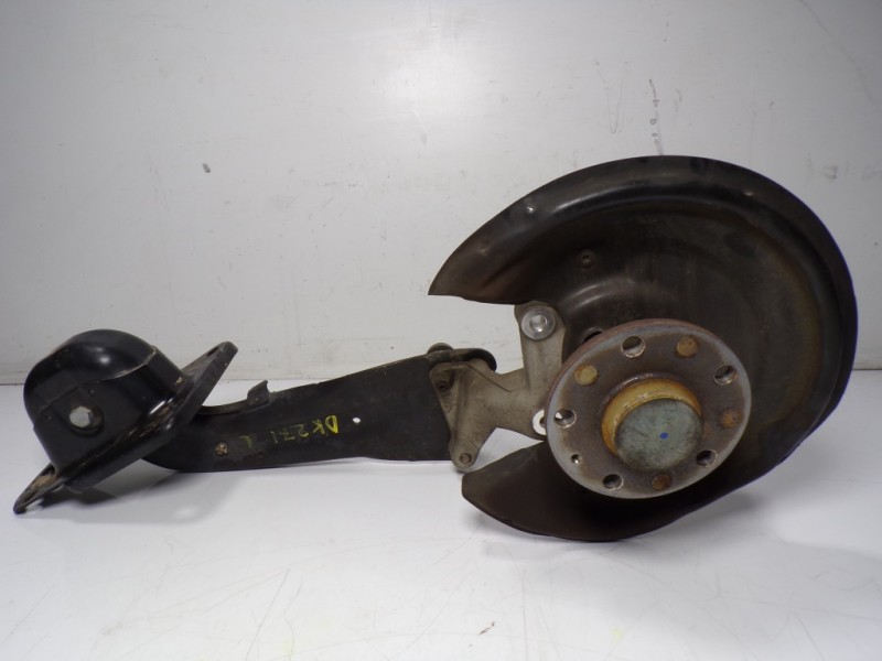 Recambio de mangueta trasera izquierda para skoda yeti 1.2 tsi referencia OEM IAM 3C0505433K  1T0598611B