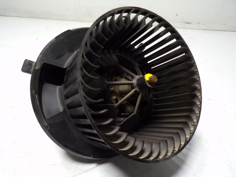 Recambio de motor calefaccion para skoda yeti 1.2 tsi referencia OEM IAM 1K1819015C CZ01606007617 