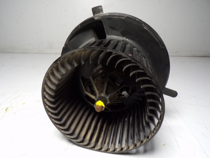 Recambio de motor calefaccion para skoda yeti 1.2 tsi referencia OEM IAM 1K1819015C CZ01606007617 