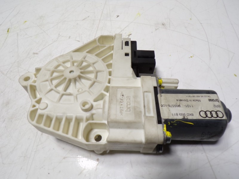 Recambio de motor elevalunas delantero izquierdo para skoda yeti 1.2 tsi referencia OEM IAM 8K0959811 8K0959811 