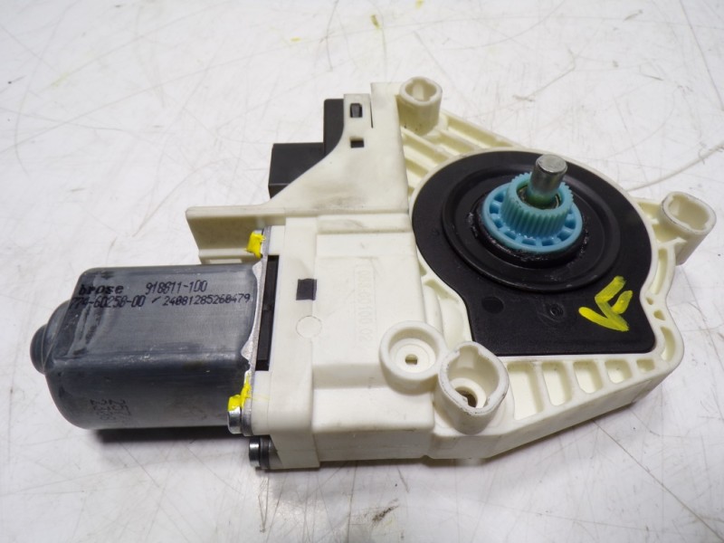 Recambio de motor elevalunas trasero derecho para skoda yeti 1.2 tsi referencia OEM IAM 5L0959812 5L0959812 