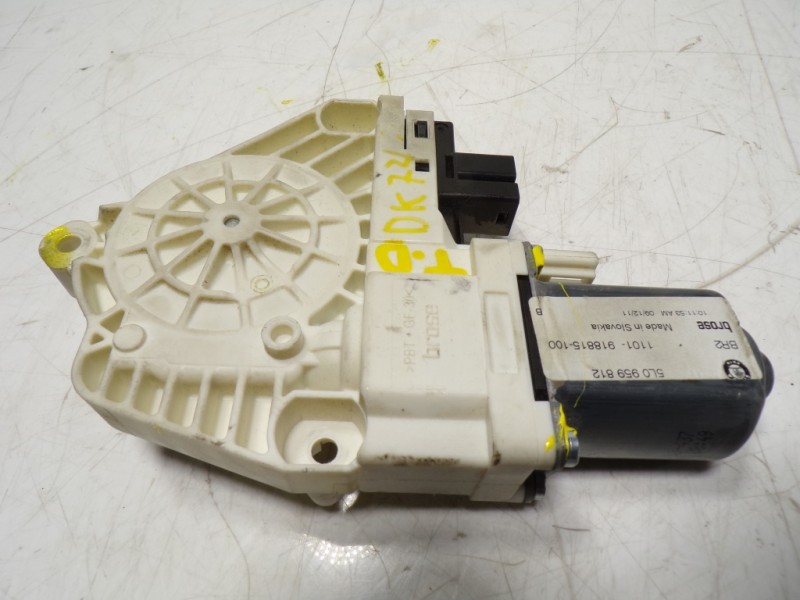 Recambio de motor elevalunas trasero derecho para skoda yeti 1.2 tsi referencia OEM IAM 5L0959812 5L0959812 