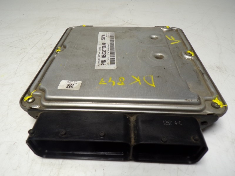 Recambio de centralita motor uce para chrysler sebring berlina 2.0 crd cat referencia OEM IAM  P05033700AF 