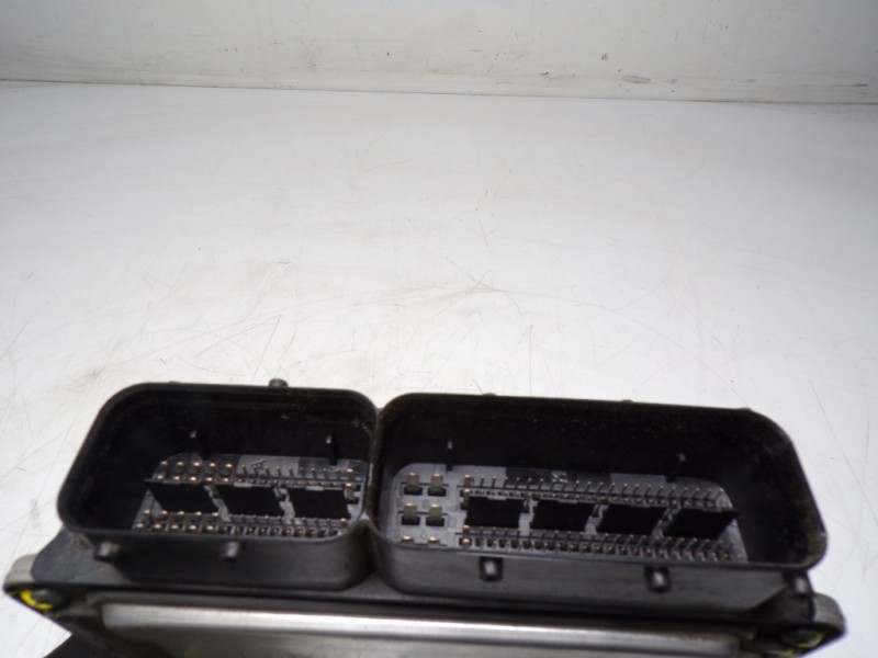 Recambio de centralita motor uce para chrysler sebring berlina 2.0 crd cat referencia OEM IAM  P05033700AF 