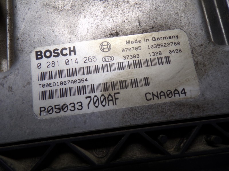 Recambio de centralita motor uce para chrysler sebring berlina 2.0 crd cat referencia OEM IAM  P05033700AF 