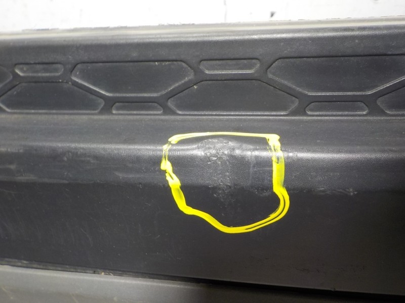 Recambio de paragolpes trasero para land rover discovery sport 2.0 td4 cat referencia OEM IAM LR073069  