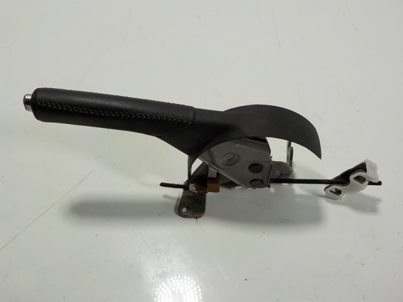 Recambio de palanca freno de mano para toyota yaris hybrid active referencia OEM IAM 462100D251B4  