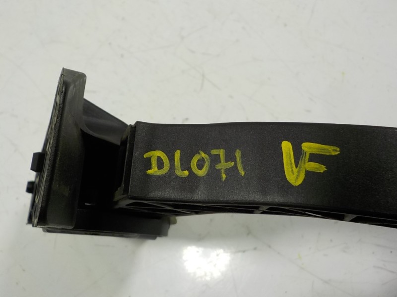 Recambio de potenciometro pedal para ford focus lim. 1.6 tdci cat referencia OEM IAM 1850586  