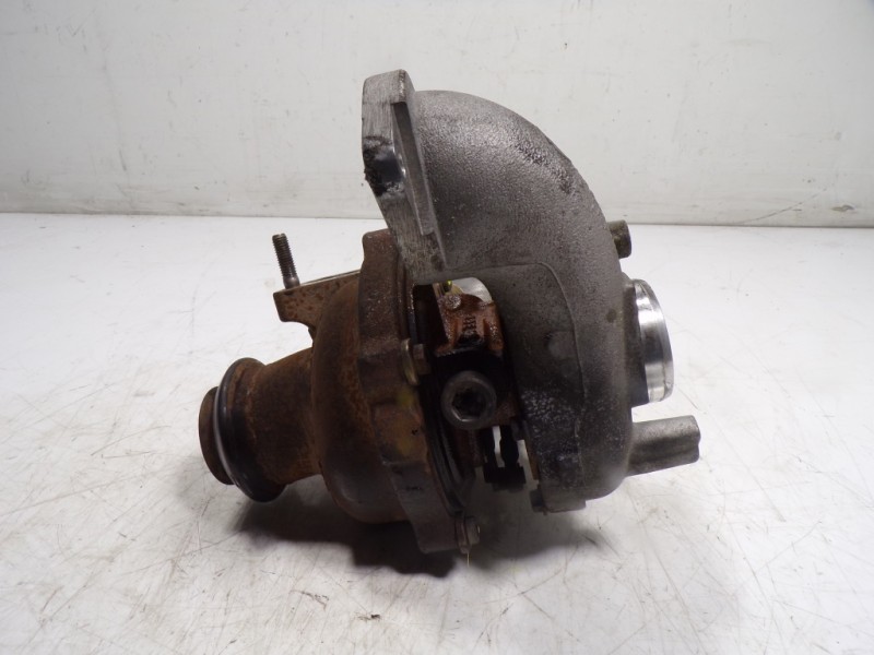 Recambio de turbocompresor para ford focus lim. 1.6 tdci cat referencia OEM IAM 1945757 968612068006 