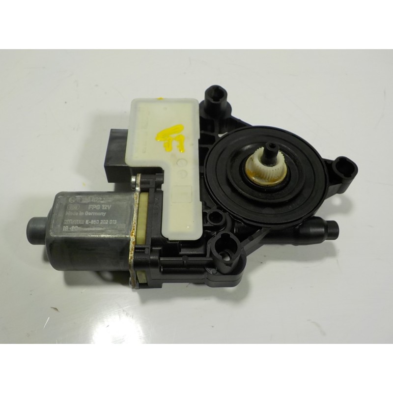 Recambio de motor elevalunas trasero izquierdo para seat arona 1.0 tsi referencia OEM IAM 5Q0959811D 5Q0959811D 